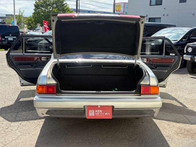 センチュリー5.0　本革シート　全席シートヒーター　後席リフレッシング機能純正アルミ　純正ナビ 2WD 5000