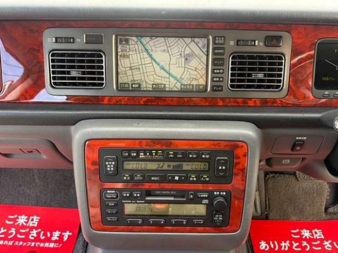 センチュリー5.0　本革シート　全席シートヒーター　後席リフレッシング機能純正アルミ　純正ナビ 2WD 5000