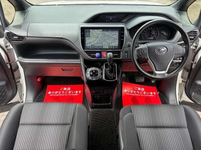 ヴォクシー2.0 ZS 4WD　後期　純正スマートエンスタ　スペアキー　ワンオーナー　純ナビ　バックカメラ　ETC　ネッセン　プッシュスタート　レーンキープ　オートライト　両側パワースライドソア　軽減ブレーキ 2000