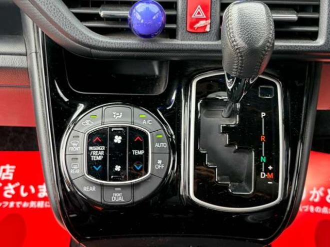 ヴォクシー2.0 ZS 4WD　後期　純正スマートエンスタ　スペアキー　ワンオーナー　純ナビ　バックカメラ　ETC　ネッセン　プッシュスタート　レーンキープ　オートライト　両側パワースライドソア　軽減ブレーキ 2000
