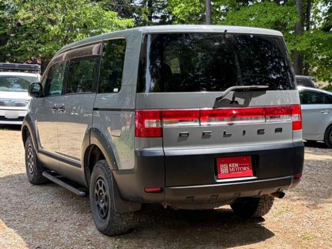 デリカD：5 2.4 シャモニー 4WD　両側電動スライドドア　クルーズコントロール　TV　ナビ　バックカメラ　パワステ　パワーウィンドウ　盗難防止装置　横滑り防止装置　キーレスエントリー　寒冷地仕様 2400