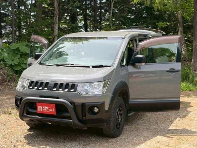 デリカD：5 2.4 シャモニー 4WD　両側電動スライドドア　クルーズコントロール　TV　ナビ　バックカメラ　パワステ　パワーウィンドウ　盗難防止装置　横滑り防止装置　キーレスエントリー　寒冷地仕様 2400