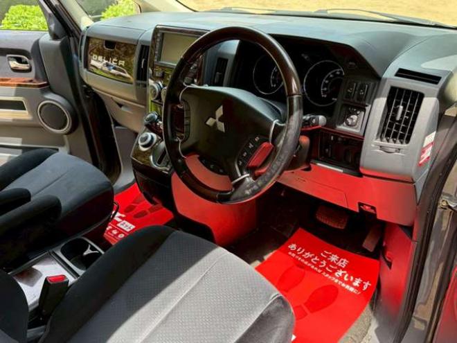 デリカD：5 2.4 シャモニー 4WD　両側電動スライドドア　クルーズコントロール　TV　ナビ　バックカメラ　パワステ　パワーウィンドウ　盗難防止装置　横滑り防止装置　キーレスエントリー　寒冷地仕様 2400