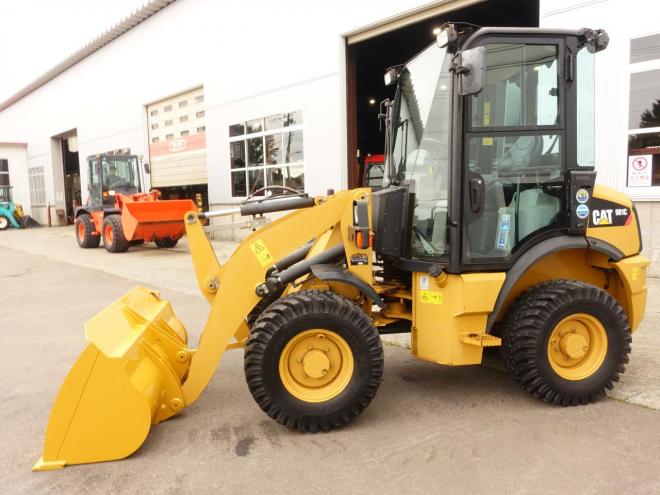 ホイールローダCAT 901C  バケット容量0.4m3