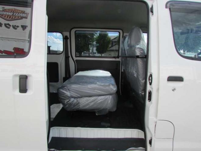 タウンエースバン1.5 GL 4WD　登録済未使用車/スマートアシスト/LEDヘッドライト/MAD CROSS14インチホイール+ジオランダーX-AT/キーレス/アイドリングストップ/ディスプレイオーディオ 登録済未使用車 1500