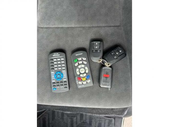 ハイエース2.7 GL ロング ファインテックツアラー 4WD　プッシュスタート　両側パワースライドドア　オートハイビーム ETC2.0 パノラマミックビュー ディスプレイオーディオ バックカメラ　Bluetooth　フルセグTV リアヒーター&クーラーコントローラー ルーフスピーカー 2700