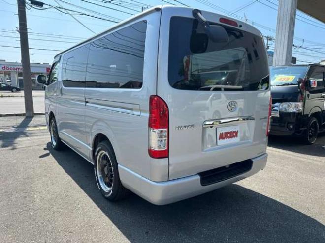 ハイエースバン2.8 スーパーGL ロング ディーゼルターボ 4WD　リアクーラー&ヒーター　プッシュスタート　スマートキー　　ベッドキッド LEDヘッドライト横滑り防止　衝突被害軽減　車線逸脱　トヨタ純正ナビ　フルセグTV　Bluetooth　Bカメラトヨタ純正リアモニター　ETC 2800