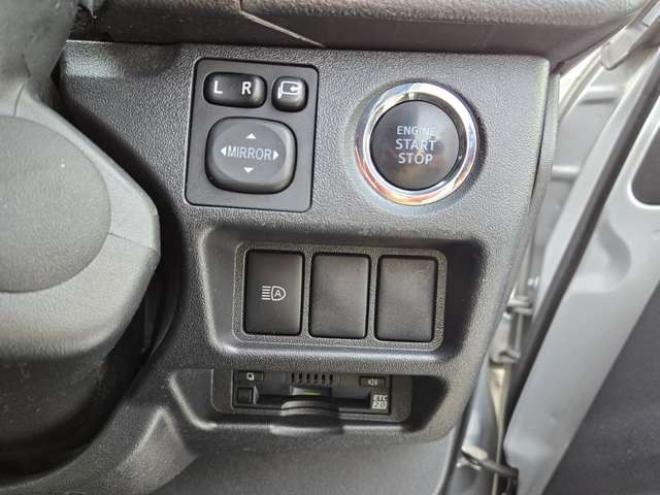 ハイエースバン2.8 スーパーGL ロング ディーゼルターボ 4WD　リアクーラー&ヒーター　プッシュスタート　スマートキー　　ベッドキッド LEDヘッドライト横滑り防止　衝突被害軽減　車線逸脱　トヨタ純正ナビ　フルセグTV　Bluetooth　Bカメラトヨタ純正リアモニター　ETC 2800
