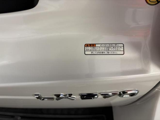 レクサスＬＸ５７０　本州仕入　寒冷地仕様　禁煙車　リアエンターテイメント　ダブルエイトスポイラー＆マフラー　５連ＬＥＤデイライト　レクサスセーフティセンス　純正２１インチＡＷ　社外１８ＡＷ＋スタッドレスタイヤ付 4WD 5700 5Dr