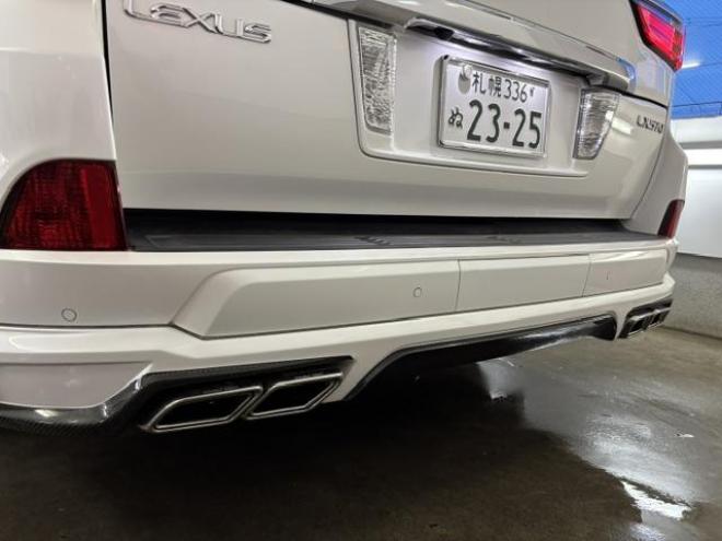 レクサスＬＸ５７０　本州仕入　寒冷地仕様　禁煙車　リアエンターテイメント　ダブルエイトスポイラー＆マフラー　５連ＬＥＤデイライト　レクサスセーフティセンス　純正２１インチＡＷ　社外１８ＡＷ＋スタッドレスタイヤ付 4WD 5700 5Dr