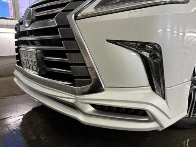 レクサスＬＸ５７０　本州仕入　寒冷地仕様　禁煙車　リアエンターテイメント　ダブルエイトスポイラー＆マフラー　５連ＬＥＤデイライト　レクサスセーフティセンス　純正２１インチＡＷ　社外１８ＡＷ＋スタッドレスタイヤ付 4WD 5700 5Dr