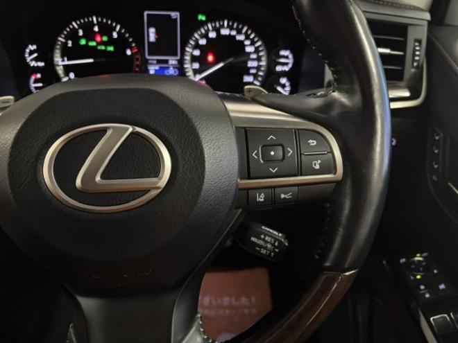 レクサスＬＸ５７０　本州仕入　寒冷地仕様　禁煙車　リアエンターテイメント　ダブルエイトスポイラー＆マフラー　５連ＬＥＤデイライト　レクサスセーフティセンス　純正２１インチＡＷ　社外１８ＡＷ＋スタッドレスタイヤ付 4WD 5700 5Dr