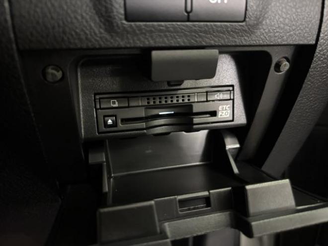 レクサスＬＸ５７０　本州仕入　寒冷地仕様　禁煙車　リアエンターテイメント　ダブルエイトスポイラー＆マフラー　５連ＬＥＤデイライト　レクサスセーフティセンス　純正２１インチＡＷ　社外１８ＡＷ＋スタッドレスタイヤ付 4WD 5700 5Dr