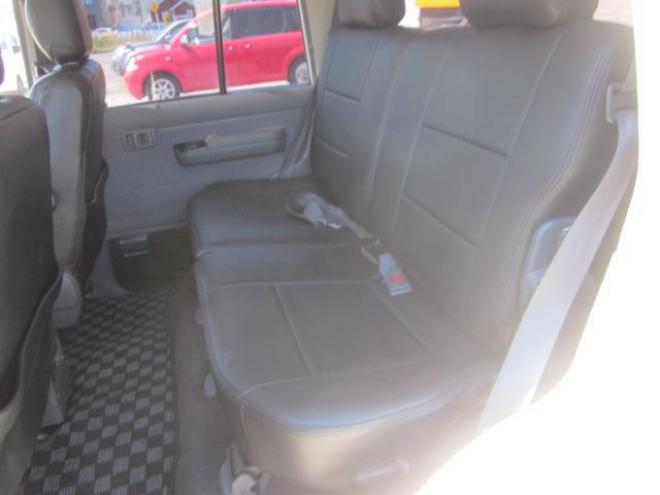 ランドクルーザープラド 2.4 ディーゼルターボ 4WD 2400 5Dr