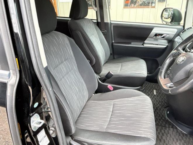 ヴォクシー2.0ZS煌Ⅱ 4WD　ローンが不安な方＜優遇ローン＞本州仕入 1年保証　両側パワースライドドア