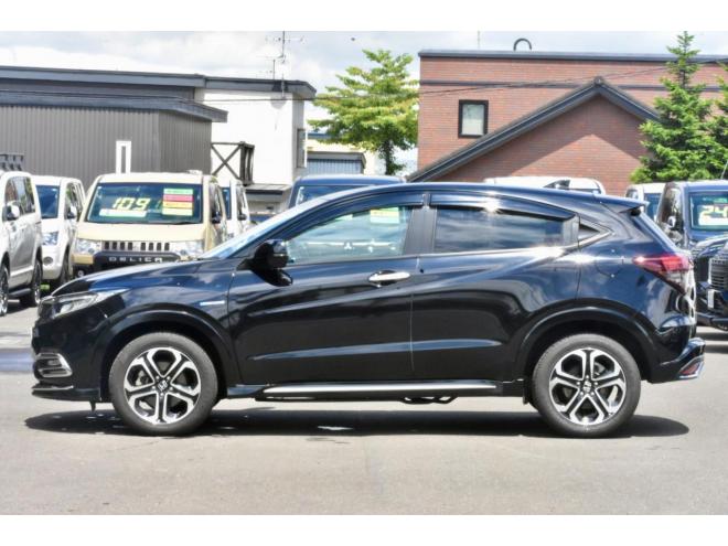 ヴェゼルハイブリッドZ ホンダセンシング　４ＷＤ　ワンオーナー　夏／冬タイヤ付　フリップダウンモニター