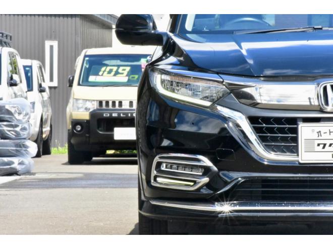 ヴェゼルハイブリッドZ ホンダセンシング　４ＷＤ　ワンオーナー　夏／冬タイヤ付　フリップダウンモニター