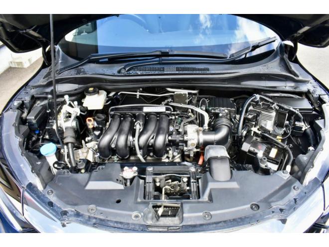 ヴェゼルハイブリッドZ ホンダセンシング　４ＷＤ　ワンオーナー　夏／冬タイヤ付　フリップダウンモニター