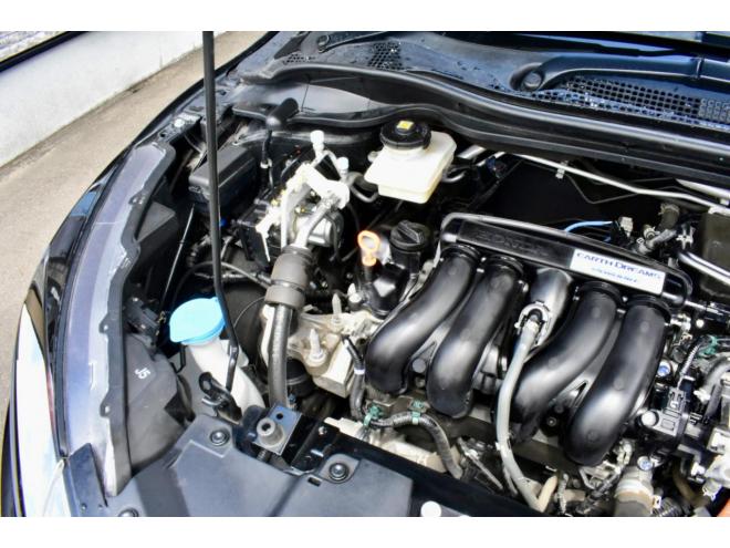 ヴェゼルハイブリッドZ ホンダセンシング　４ＷＤ　ワンオーナー　夏／冬タイヤ付　フリップダウンモニター