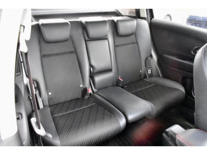 ヴェゼルハイブリッドZ ホンダセンシング　４ＷＤ　ワンオーナー　夏／冬タイヤ付　フリップダウンモニター