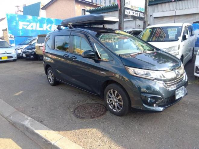 フリードハイブリッドＧホンダセンシング 4WD 4WD 1500 5Dr