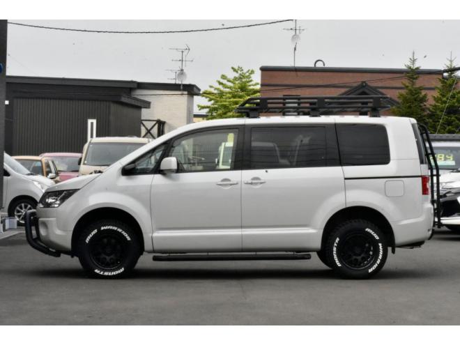 デリカDパワーパッケージ　４ＷＤ　前期/最終型　フロントガード　キャリア　リアラダー　サイドステップ　新品タイヤ／アルミ