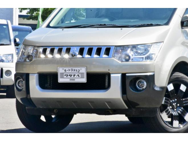 デリカD:5　Gプレミアム　４ＷＤ　本州仕入　新車外し１８インチホイール　ロックフォードサウンド　パワーバックドア　純正ナビ／フリップダウンモニター