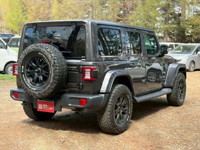ラングラーアンリミテッド サハラ 3.6L 4WD　グラナイトグレー　エアコン　クルコン　パワステ　パワーウィンドウ　フロントカメラ　バックカメラ　キーレスエントリー　アルミホイール　ABS　横滑り防止装置　盗難防止装置　フルセグTV 正規輸入車 3600