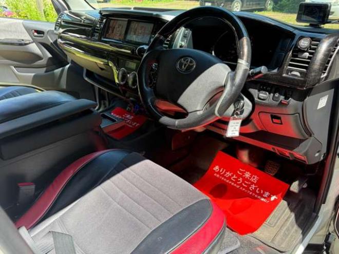ハイエース2.7 GL ロング ミドルルーフ 4WD　キャンピング仕様(3ナンバー)　冷蔵庫　流し台　F Fヒーター　テーブル　ベット展開　外部電源　インバーター　バッテリーシステム　10人乗り 2700