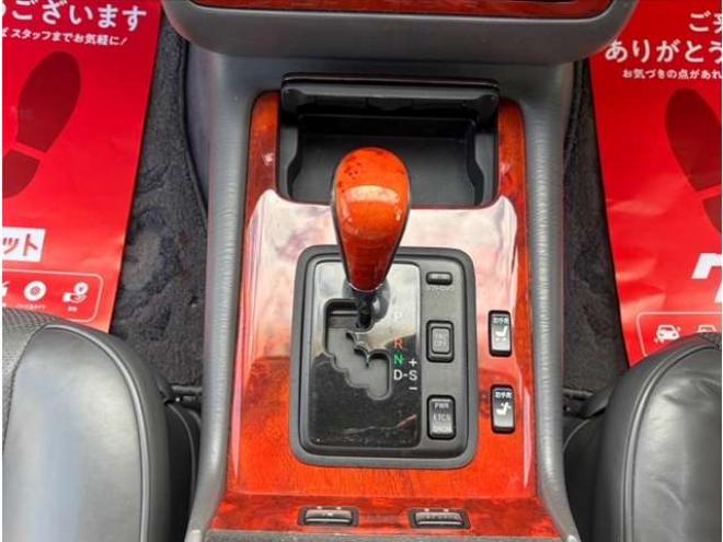 センチュリー5.0　本革シート　全席シートヒーター　後席リフレッシング機能純正アルミ　純正ナビ 2WD 5000