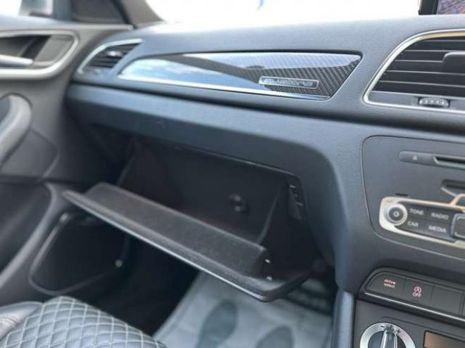 アウディRS Q3 2.5 4WD　ナビTV　バックカメラ　電動シート　パワステ　パワーウィンドウ　シートヒーター　エアコン　ETC　キーレスエントリー　アルミホイール　横滑り防止装置 正規輸入車 2500