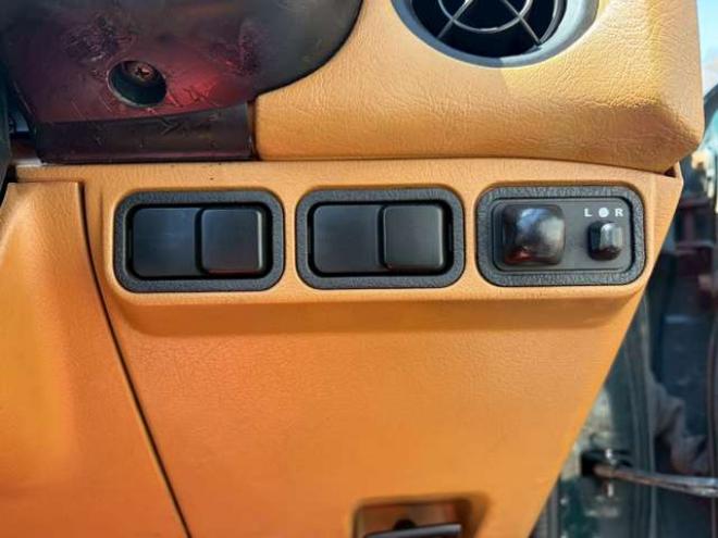 ロードスター1.8 Vスペシャル　パワステ　パワーウィンドウ　エアコン　アルミホイール　ETC　ABS　横滑り防止装置 2WD 1800