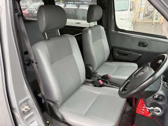 タウンエースバン1.5 GL 4WD　全塗装済　寒冷地仕様　社外ナビ　フルセグ　バックカメラ　ETC　キーレスエントリー　リアヒーター　パワステ　パワーウィンドウ　エアコン　ABS 1500