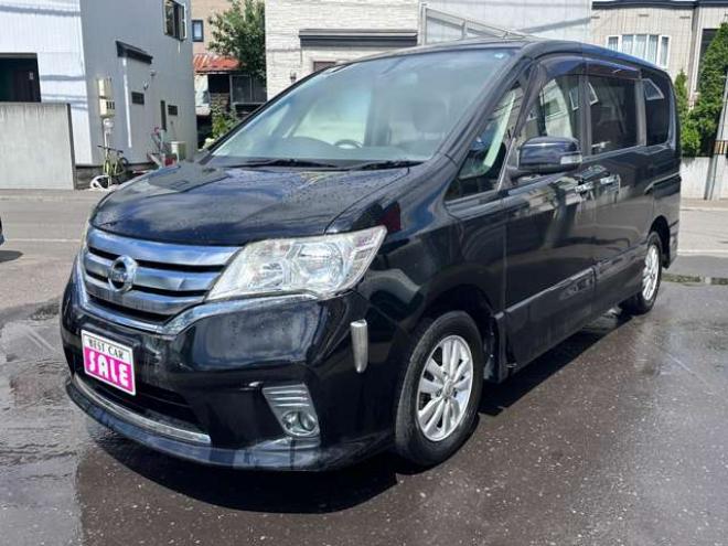 セレナ2.0 ハイウェイスター 4WD　両側ワンタッチパワースライドドア　SDナビ　バックモニター　アイドリングストップ　横滑り防止装置　ワンセグ　純正アルミホイール夏　クルーズコントロール 2000
