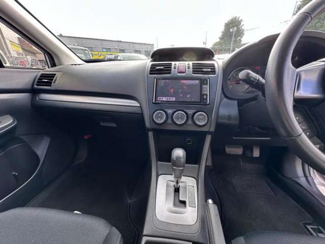 インプレッサスポーツ 2.0 i アイサイト 4WD　ナビ　地デジ　Bluetooth　プッシュスタート　横滑り防止装置　アイドリングストップ　衝突軽減ブレーキ　レーンキープアシスト　インテリキー　バックカメラ　純正アルミホイール夏 2000