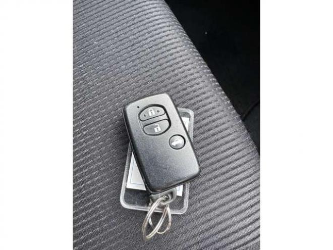 インプレッサスポーツ 2.0 i アイサイト 4WD　ナビ　地デジ　Bluetooth　プッシュスタート　横滑り防止装置　アイドリングストップ　衝突軽減ブレーキ　レーンキープアシスト　インテリキー　バックカメラ　純正アルミホイール夏 2000
