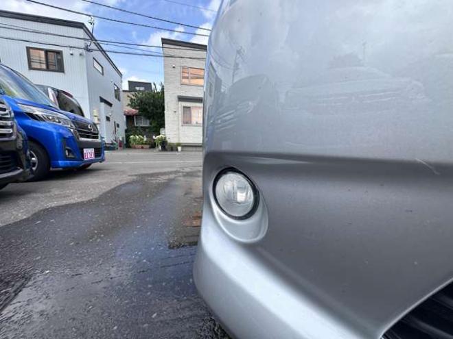 ノア2.0 Si 4WD　ナビ　地デジ　プッシュスタート　リアモニター　　パドルシフト　社外アルミホイール夏　バックモニター　インテリキー 2000