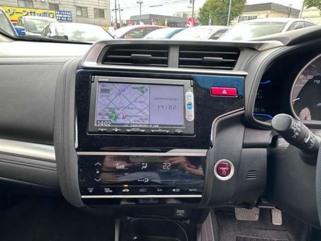 フィット1.5 ハイブリッド Fパッケージ 4WD　Gathersナビ　Bluetoothオーディオ　ワンセグTV　横滑り防止装置　12V180W　インテリジェントキー　バックモニター　スチールホイール冬 1500