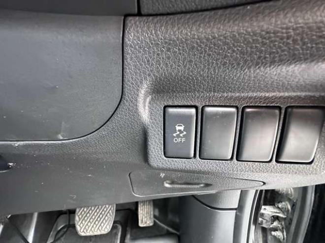 エクストレイル2.0 20Xtt 4WD　SDナビ　Bluetooth　フルセグTV　USB　横滑り防止装置　4WD切り替スイッチ　前席シートヒーター　ヒルディセントコントロール　ETC　社外アルミホイール冬 2000