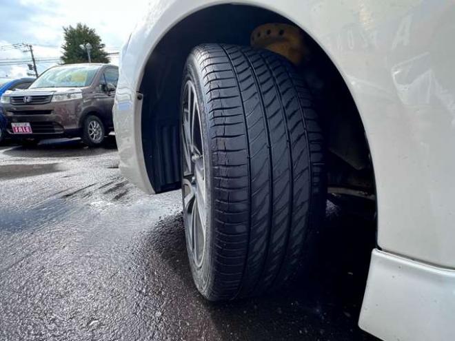 レヴォーグ1.6 GT-S アイサイト 4WD　ナビ　フルセグ　パワーシート　プッシュスタート　ビルトインETC　横滑り防止装置　USB　アダクティブレーダークルーズコントロール　レーンキープアシスト　バックモニター純正アルミホイール夏 1600