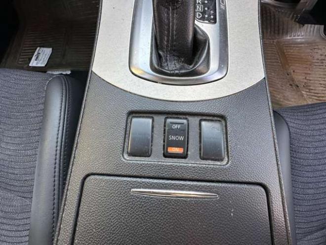 スカイライン2.5 250GT FOUR 4WD　ワンオーナー　純正ナビ　プッシュスタート　インテリキー　エンジンスターター　社外アルミホイール夏　バックカメラ 2500