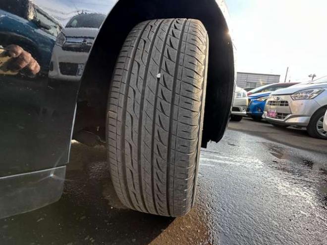 スカイライン2.5 250GT FOUR 4WD　ワンオーナー　純正ナビ　プッシュスタート　インテリキー　エンジンスターター　社外アルミホイール夏　バックカメラ 2500