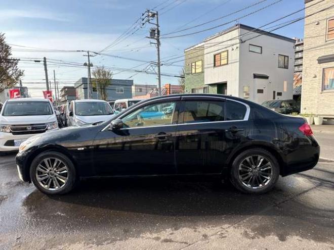 スカイライン2.5 250GT FOUR 4WD　ワンオーナー　純正ナビ　プッシュスタート　インテリキー　エンジンスターター　社外アルミホイール夏　バックカメラ 2500