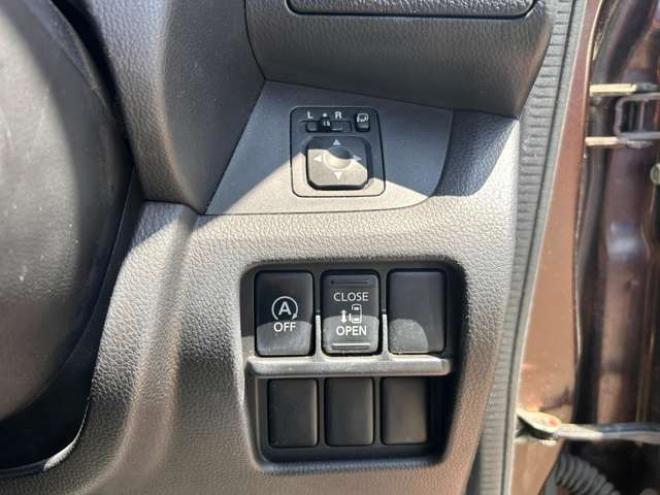 デイズルークスハイウェイスターX 4WD　SDナビ　エンジンスターター　ドラレコ　アイドリングストップ　　運転席シートヒーター　純正アルミホイール夏　アラウンドビューモニター　バックモニター 660