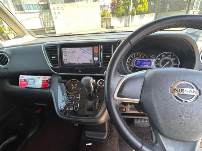 デイズルークスハイウェイスターX 4WD　SDナビ　エンジンスターター　ドラレコ　アイドリングストップ　　運転席シートヒーター　純正アルミホイール夏　アラウンドビューモニター　バックモニター 660