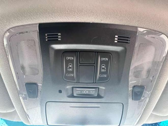 ヴェルファイア2.5 Z Aエディション 4WD　純正ナビ　Bluetooth　フルセグTV　バックカメラ　ETC　両側ワンタッチパワースライドドア　アイドリングストップ　横滑り防止装置　オートホールド　社外アルミホイール夏　オットマン　プッシュスタート 2500