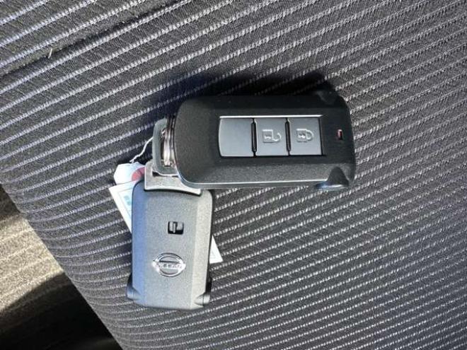 デイズルークスX 4WD　SDナビ　　Bluetoothオーディオ　フルセグTV　左側パワースライドドア　アイドリングストップ　横滑り防止装置　衝突軽減ブレーキ　アラウンドビューモニター　運転席シートシーター　純正アルミホイール夏 660