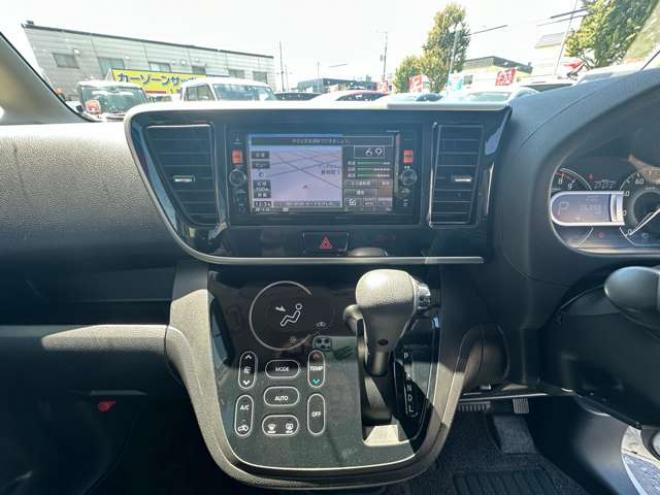 デイズルークスハイウェイスターX 4WD　純正ナビ　フルセグTV　Bluetooth　アラウンドビューモニター　片側パワースライドドア　アイドリングストップ　衝突軽減ブレーキ　シートヒーター　ETC　純正アルミホイール夏 660