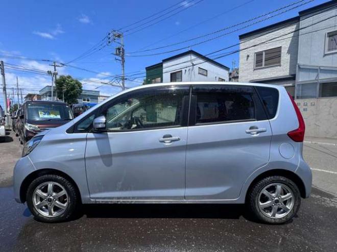 eKワゴンG セーフティ パッケージ 助手席ムービングシート仕様車 4WD　エマージェンシーブレーキ　アラウンドビューモニター　ナビフルセグTVバックモニター 660