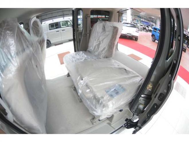 エブリイワゴン PZターボスペシャル 4WD　届出済未使用車4WDターボセーフティサポート搭載アイドリングストップ横滑り防止装置CVTマチック両側オートスライドドアオートステップハイビームアシストLEDライト 登録済未使用車 660